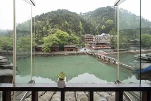 Room - Baihuayuan River View Guesthouse (Fenghuang)