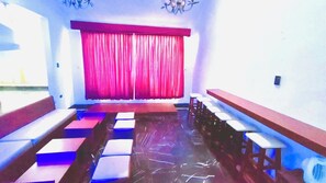 Living area - Budda Blue Hostel (Riobamba)