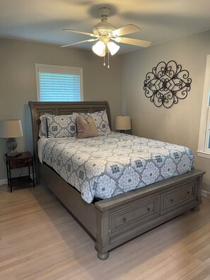 3 bedrooms, desk, iron/ironing board, WiFi