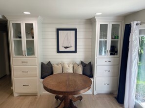 Interior - 3-bedroom home just 15 mins from charming downtown Charleston and beach! (Charleston)