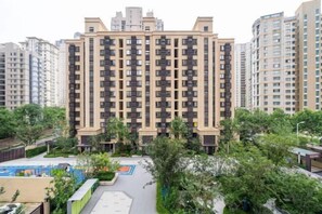 Outdoor pool - Jinshatan Haizhiqing Apartment (Qingdao)