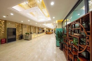 Interior - Han Tang · Grand Hotel (Dunhuang)