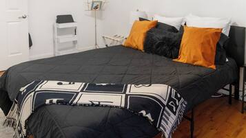 2 bedrooms, desk, iron/ironing board, free WiFi