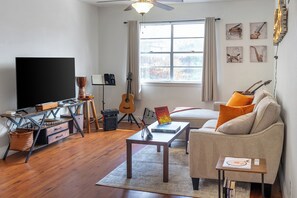 Smart-TV, Bücher, Musikbibliothek