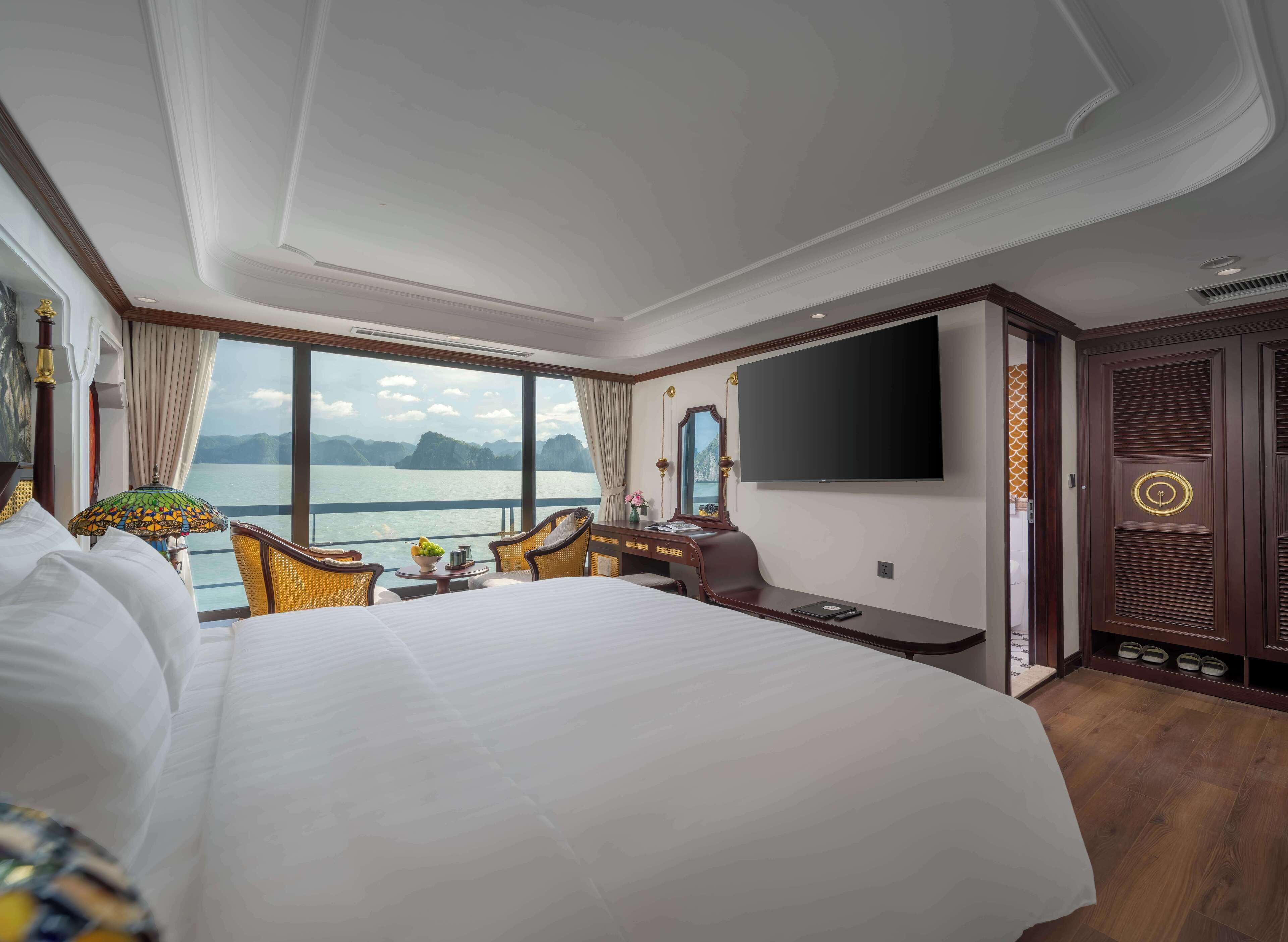 Century Cabin | Premium bedding, down comforters, minibar, in-room safe