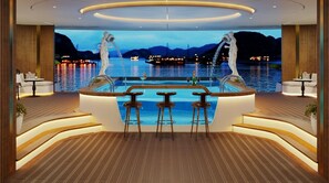 8 outdoor pools