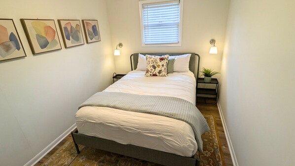 2 bedrooms, WiFi, bed sheets - Steps from shops and restaurants! (Blowing Rock)