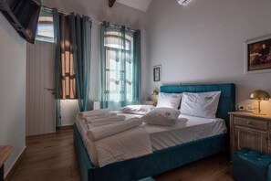 3 bedrooms, iron/ironing board, free WiFi, bed sheets - Triada  Manor  House (Heraklion)