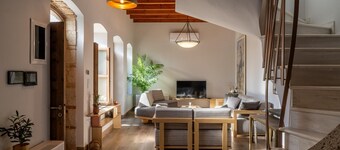 Triada  Manor  House