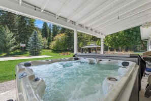 Bain à remous extérieur