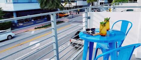 تناول الطعام بالخارج