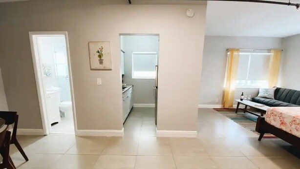 Smart TV - Spacious Unit | Free Beach Chairs | Near Ocean (Miami Beach)