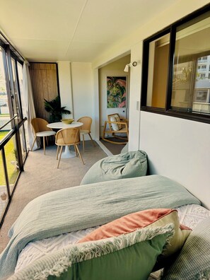 Interior - Top location! Self-check-in studio apartment 2 dble beds & sofa bed by the Mount (Mount Maunganui)