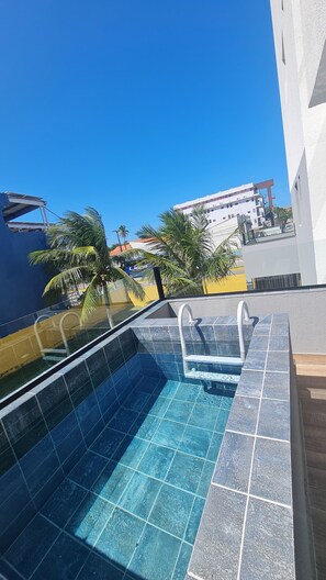 Indoor pool, 2 outdoor pools