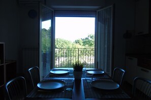 Dining - Homiday - Tamerici Ground Floor B (Pineto)