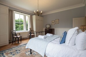 3 habitaciones, tabla de planchar con plancha y wifi gratis 