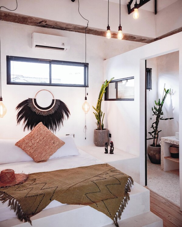 Iron/ironing board, free WiFi - Mercato Lofts 1&2 (Canggu)