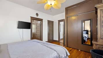 2 slaapkamers, een strijkplank/strijkijzer, gratis wifi, beddengoed