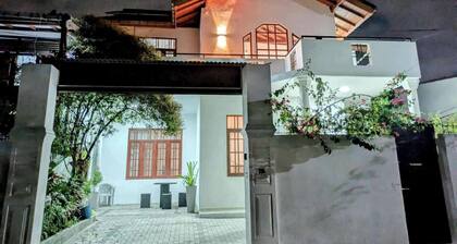 Rooftop Garden - 3 Bedrooms - Parking - 10minBeach