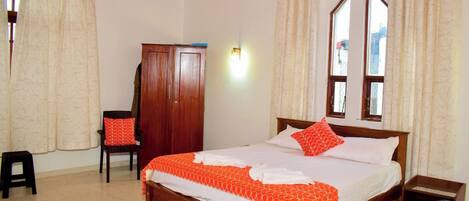 3 Schlafzimmer, Bügeleisen/Bügelbrett, WLAN, Bettwäsche