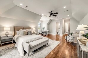 7 bedrooms, iron/ironing board, WiFi, bed sheets