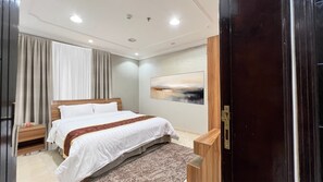 Premium bedding, desk, laptop workspace, free WiFi - coov hotel (Madinah)