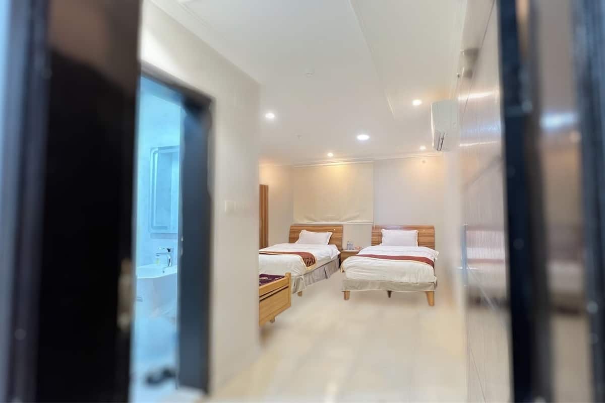 Double or Twin Room | Premium bedding, desk, laptop workspace, WiFi (free)