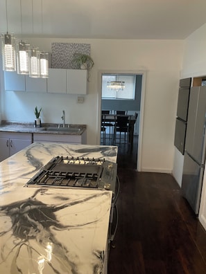 Interior - 4-bedroom large home in Detroit - AC, WiFi 
in Historic Boston Edison District (Detroit)