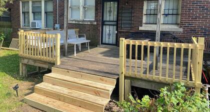 4-bedroom large home in Detroit - AC, WiFi
in Historic Boston Edison District