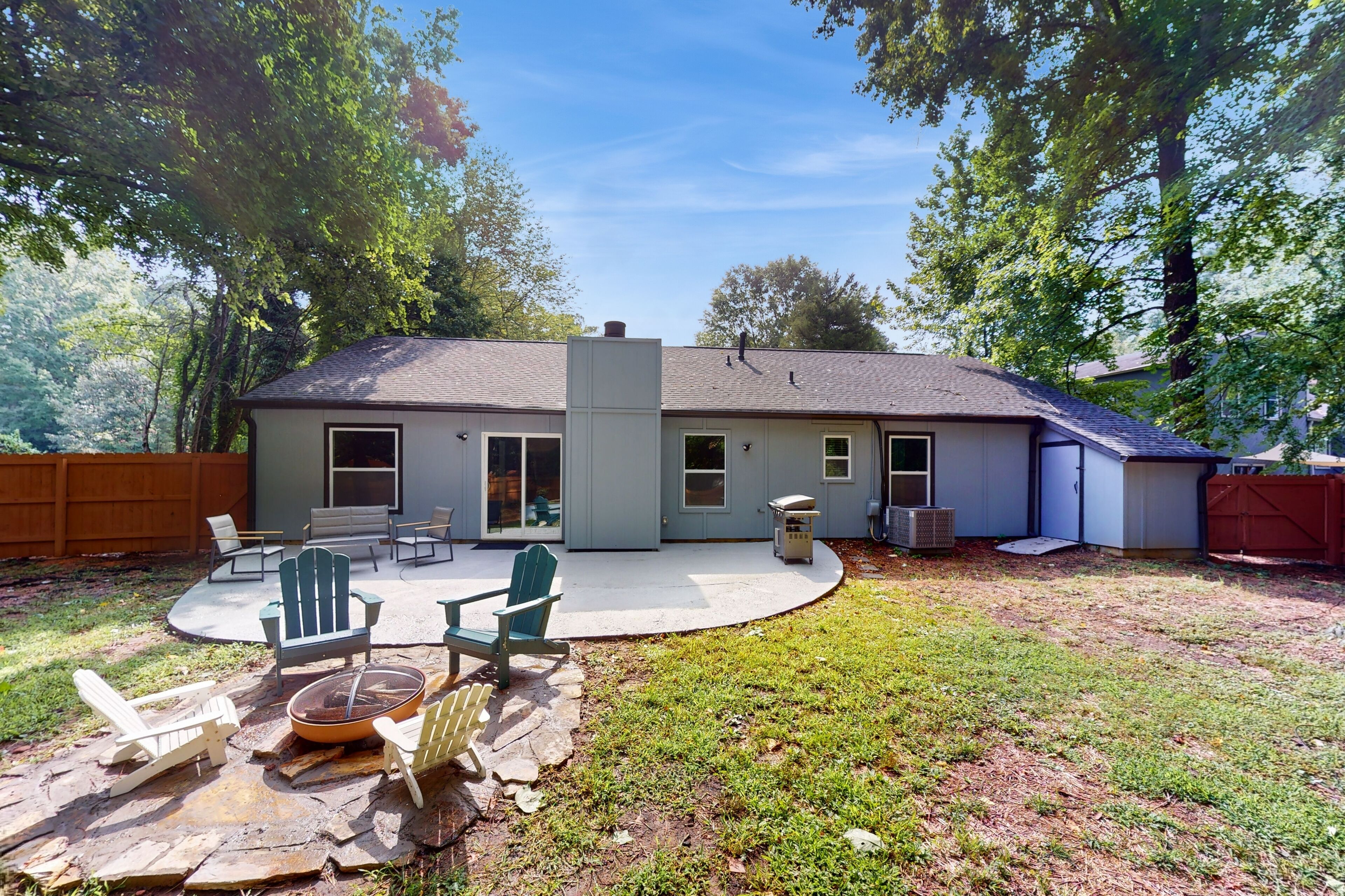 Newly renovated house with gameroom + near Lake Allatoona & Atlanta