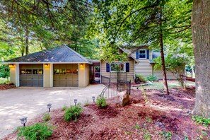 Exterior - Lake Michigan Retreat with large patio, gas grill, fire pit, & outdoor hot tub (Fennville)