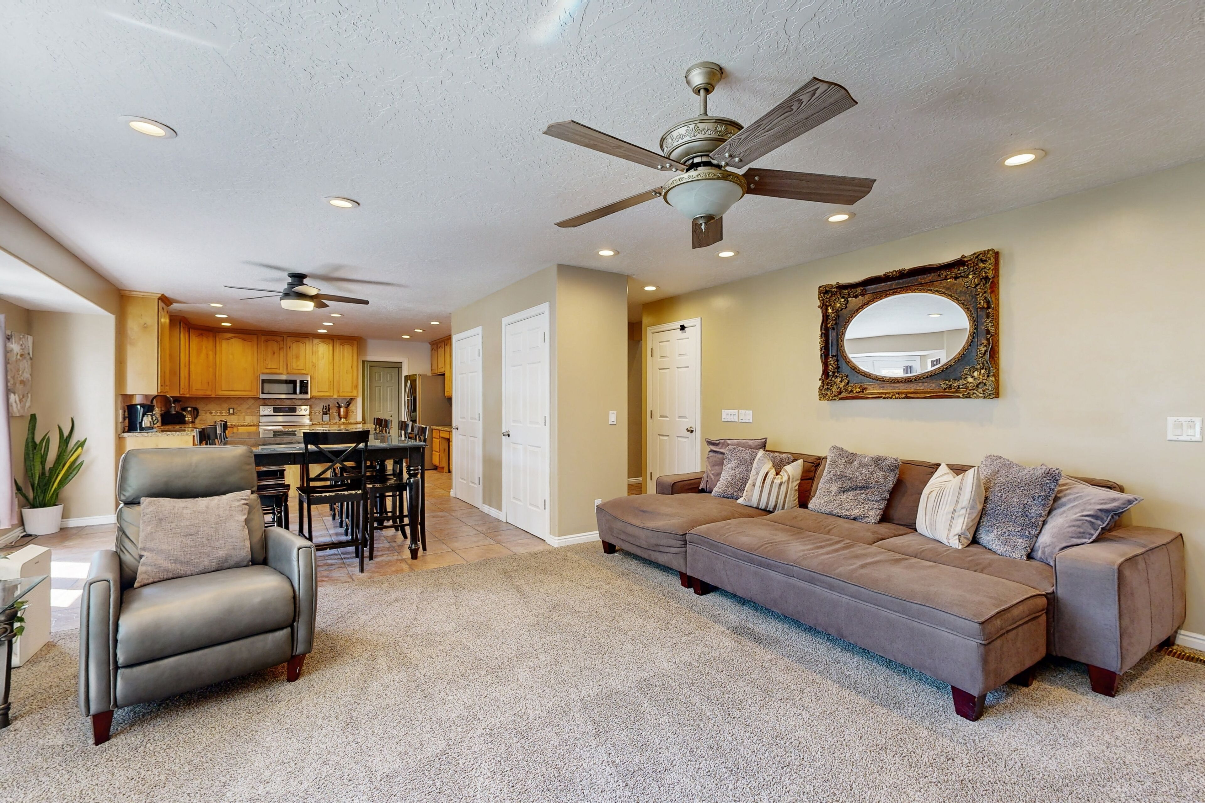 Charming home w/ mountain views, private backyard with hot tub
