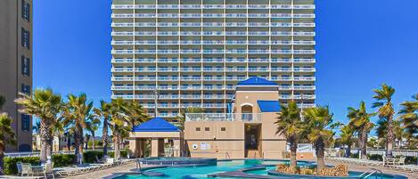 Una piscina cubierta