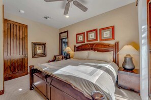 3 habitaciones, tabla de planchar con plancha, wifi y ropa de cama