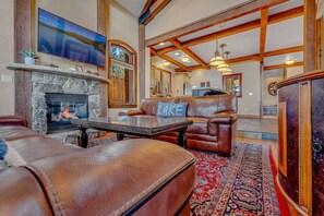 Télévision, cheminée