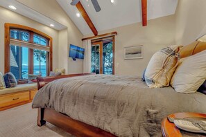 3 slaapkamers, een strijkplank/strijkijzer, wifi, beddengoed