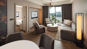 Deluxe Room, 2 Bedrooms | Living area