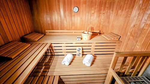 Luxury villa with indoorpool, sauna & open fireplace
