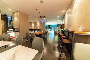 Restaurant - Hotel Z (Shenzhen Futian Nonglin Subway Station) (Shenzhen)
