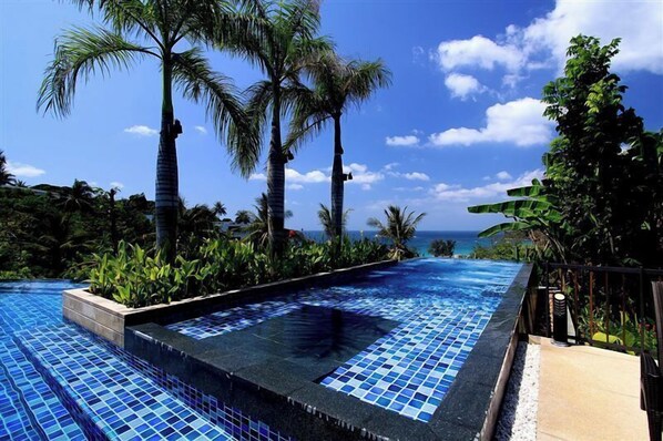 Indoor pool - The Heights Penthouse A5 3Bedrooms Seaview near Kata Beach (Karon)