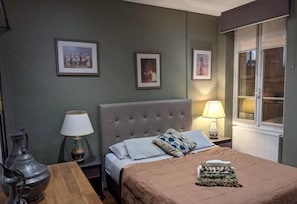 2 chambres, fer et planche à repasser, Wi-Fi, draps fournis