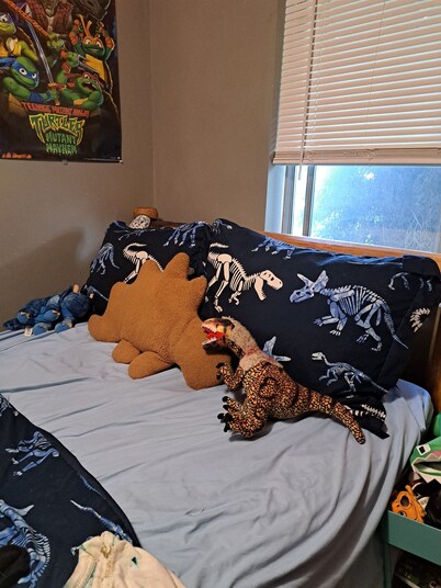 Cozy RV with AC and WiFi in peaceful Nine Mile Falls