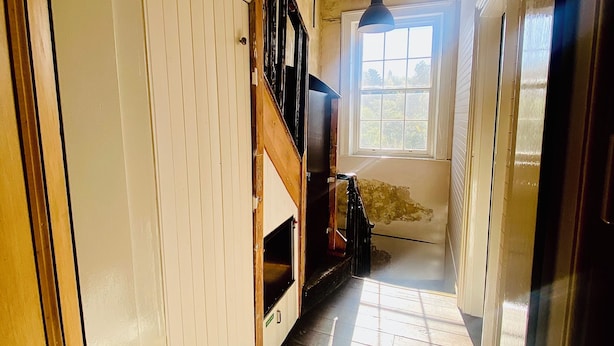 Interior - The Mill Race, Restored heritage apartment in walking distance to city & Mtn (Hobart)