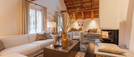 Télévision, cheminée