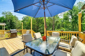 Outdoor dining - Nature Escape in Unadilla: Modern Home w/ 2 Decks (Unadilla)