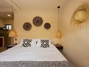 1 bedroom, WiFi, bed sheets - Boutique King Suite in Downtown |CX8 (Cancún)