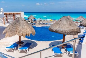Pool - Oceanview | 2 bdrm (Cancún)