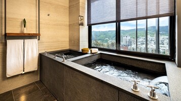 Separate tub and shower, spring water tub, rainfall showerhead