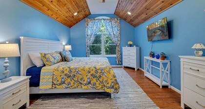 Family Fun Escape w/ Hot Tub, Theater & Game Room