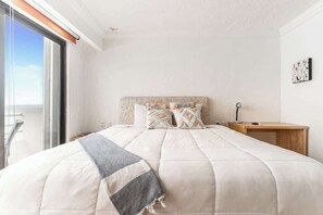 3 عدّة غرف نوم وواي فاي وملاءات أسرّة